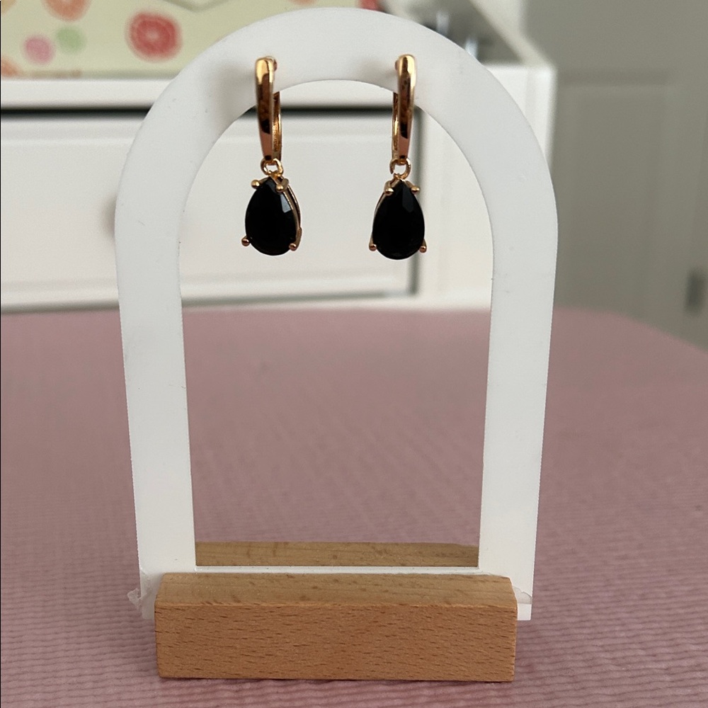 Pretty Bird Black and Gold Drop Earrings